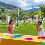מלון דירות Ninemia And Play קרפניסיון