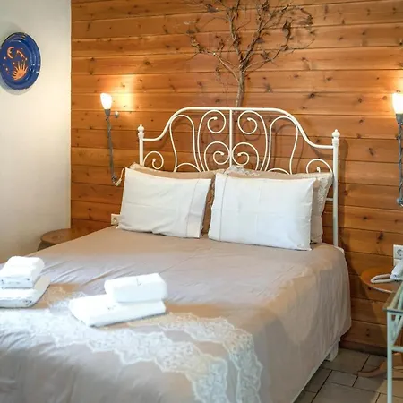 Ξενοδοχείο με διαμερίσματα Ninemia And Play 3*