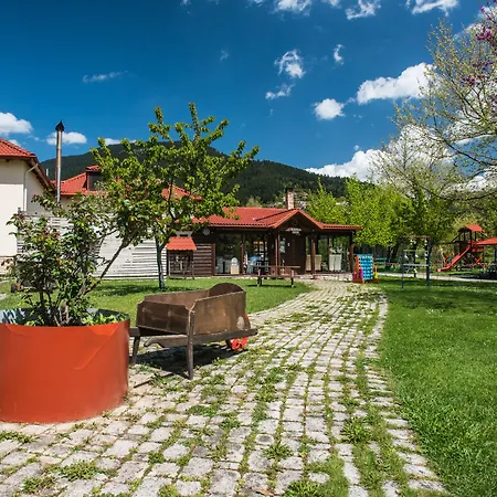 Ninemia And Play Καρπενήσι