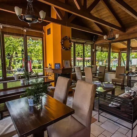 Ninemia And Play Ξενοδοχείο με διαμερίσματα 3*