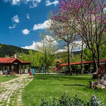 Ξενοδοχείο με διαμερίσματα Ninemia And Play