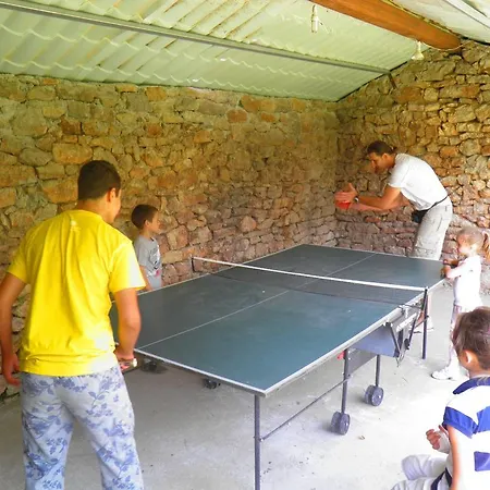 Ninemia And Play Karpenísion
