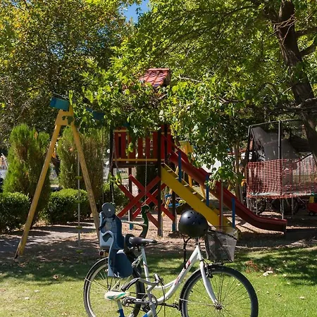 Ninemia And Play Ξενοδοχείο με διαμερίσματα Καρπενήσι