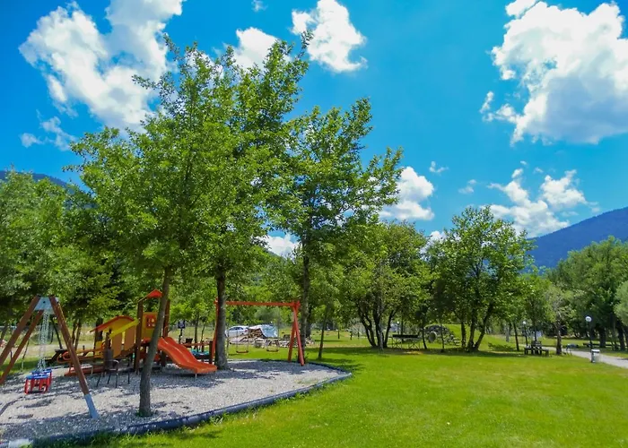 Ξενοδοχείο με διαμερίσματα Ninemia And Play Καρπενήσι