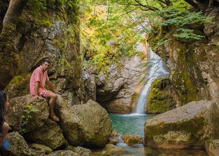 Ξενοδοχείο με διαμερίσματα Ninemia And Play Καρπενήσι