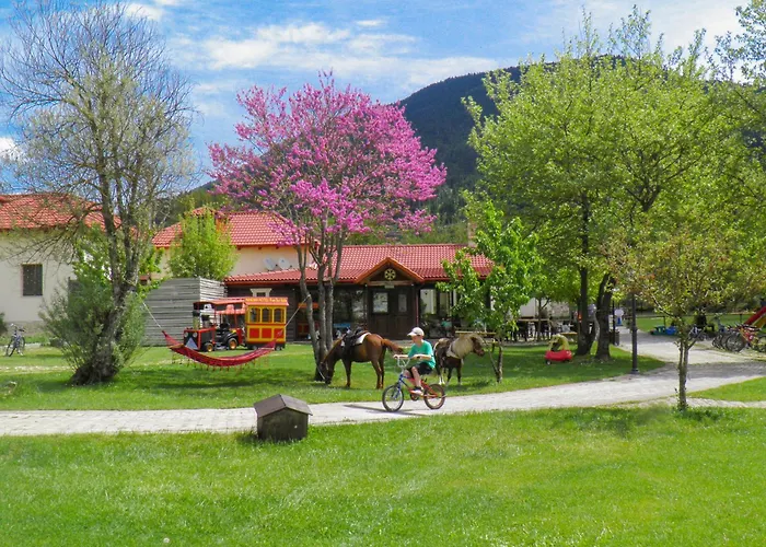 Ξενοδοχείο με διαμερίσματα Ninemia And Play