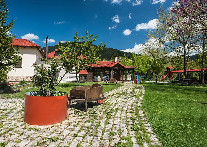 Ninemia And Play Καρπενήσι