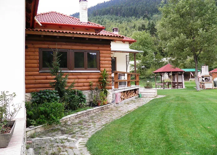 Ξενοδοχείο με διαμερίσματα Ninemia And Play Καρπενήσι