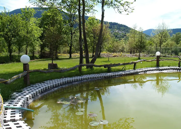 Ξενοδοχείο με διαμερίσματα Ninemia And Play Καρπενήσι