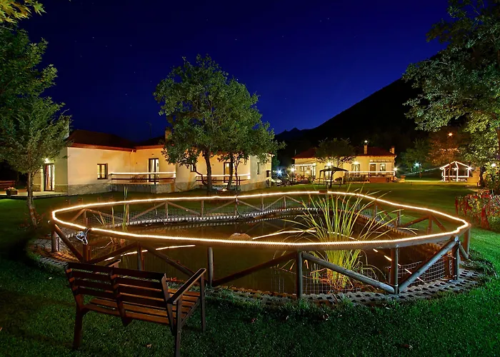 Ξενοδοχείο με διαμερίσματα Ninemia And Play Καρπενήσι