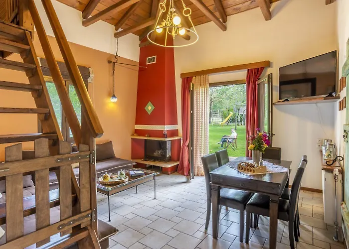 Ninemia And Play Ξενοδοχείο με διαμερίσματα Καρπενήσι