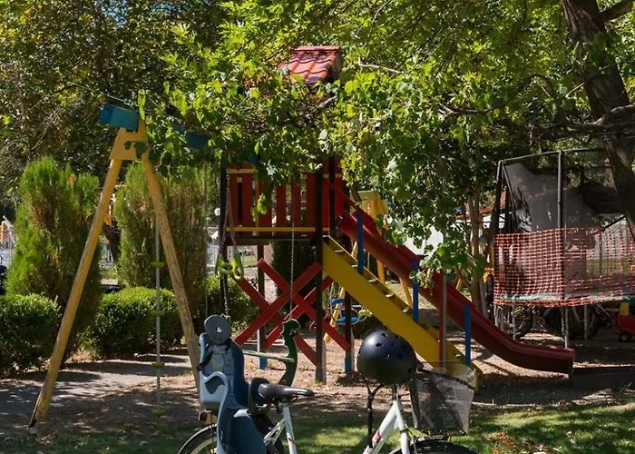 Ninemia And Play Ξενοδοχείο με διαμερίσματα Καρπενήσι